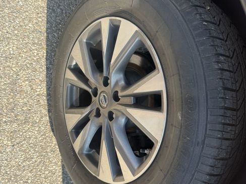 Used 2016 Nissan Murano S w/ Navigation Package image 14