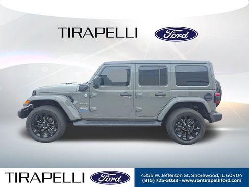 Used 2022 Jeep Wrangler Unlimited Sahara w/ Cold Weather Group AWD/4WD image 4