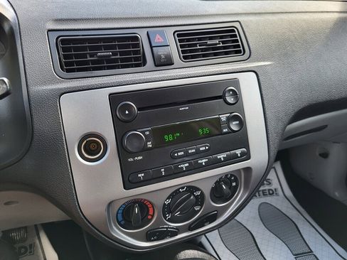 Used 2006 Ford Focus SES image 16