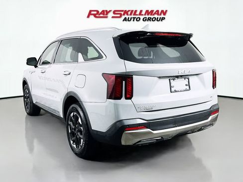Used 2025 Kia Sorento S AWD/4WD image 5