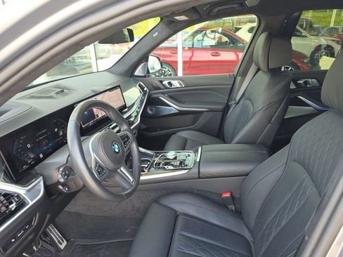 Certified 2025 BMW X7 M60i AWD/4WD image 4