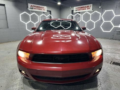 Used 2010 Ford Mustang Premium RWD image 9