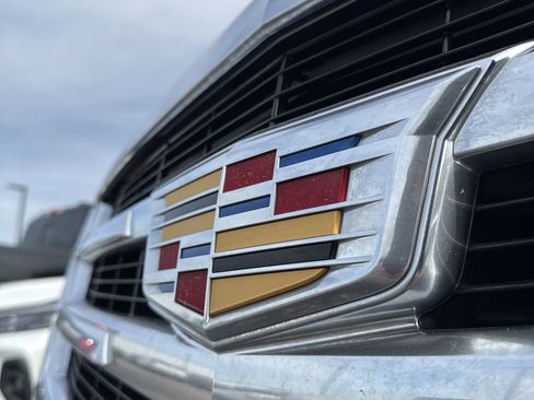 Used 2017 Cadillac Escalade Premium Luxury image 10