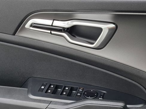 New 2026 Kia Sportage LX FWD image 15