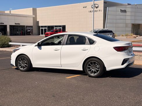Used 2020 Kia Forte LXS FWD image 4