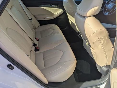 Used 2022 Toyota Avalon XLE image 30