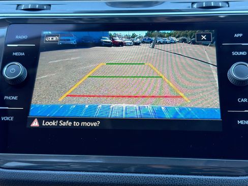 Used 2024 Volkswagen Tiguan Wolfsburg Edition image 33