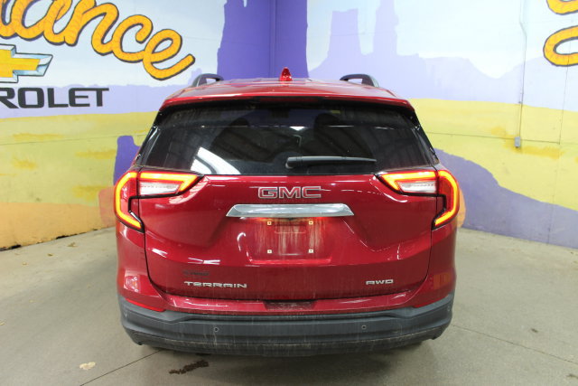 Used 2024 GMC Terrain SLE w/ Driver Convenience Package AWD/4WD image 7