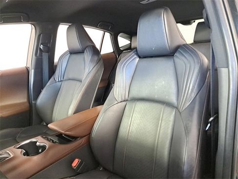 Used 2023 Toyota Venza Limited image 20