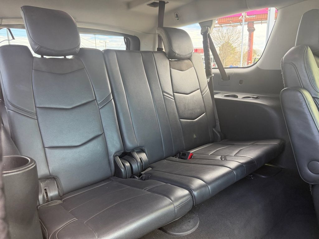Used 2020 Cadillac Escalade ESV Premium Luxury AWD/4WD image 20