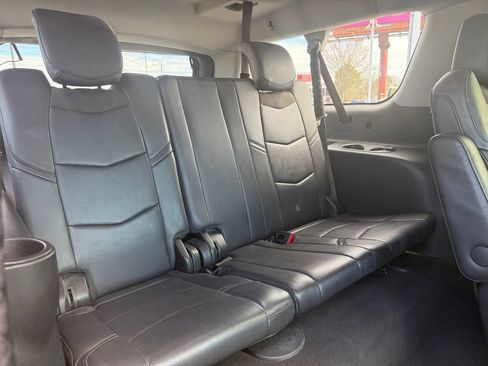 Used 2020 Cadillac Escalade ESV Premium Luxury AWD/4WD image 20