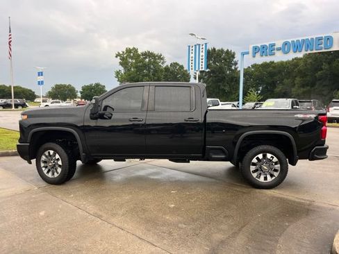 Used 2024 Chevrolet Silverado 2500 Custom w/ Custom Value Package AWD/4WD image 4