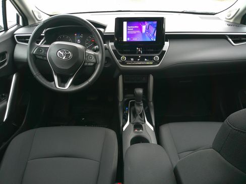 Used 2024 Toyota Corolla Cross LE w/ Moonroof Package image 44