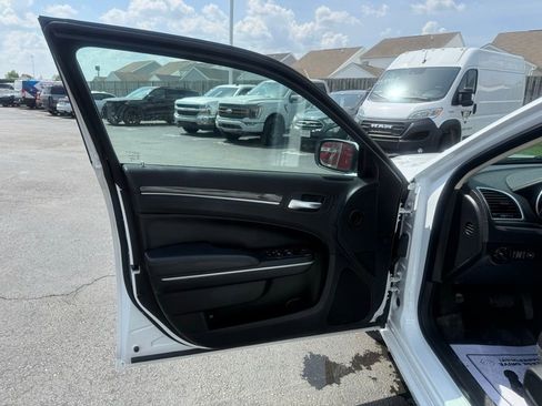 Used 2020 Chrysler 300 Touring L w/ Quick Order Package 2EF RWD image 10
