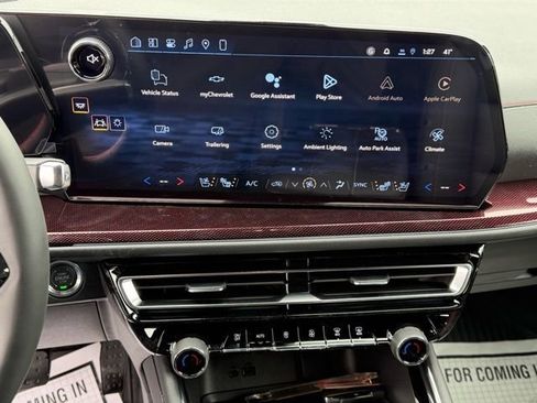 New 2026 Chevrolet Traverse RS w/ LPO, Floor Liner Package image 4