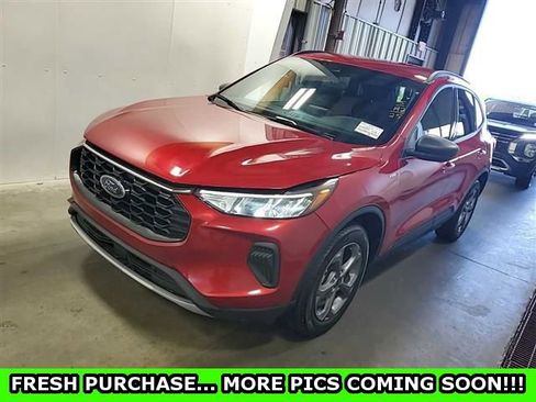 Used 2025 Ford Escape ST-Line AWD/4WD image 1