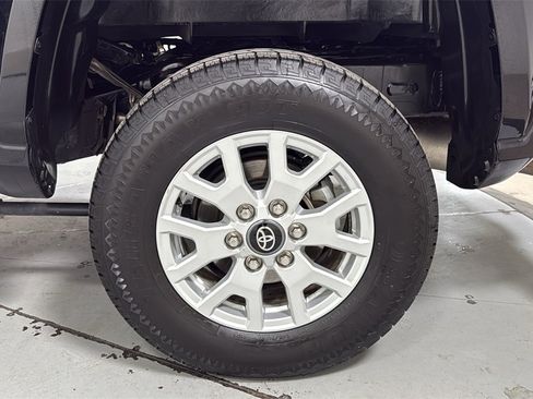 Used 2024 Toyota Tacoma SR5 image 23