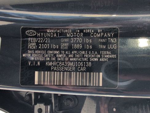 Certified 2021 Hyundai Venue FWD image 31