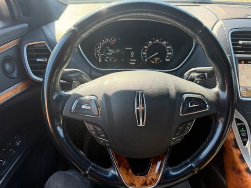 Used 2017 Lincoln MKX Reserve w/ Lincoln MKX Climate Package AWD/4WD image 12