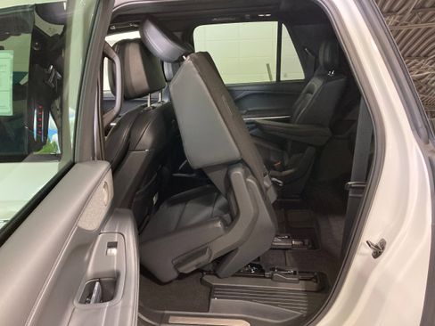 Used 2025 Lincoln Navigator L Reserve w/ Jet Appearance Package image 20