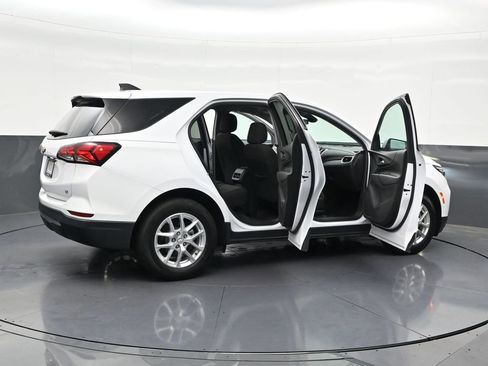 Used 2022 Chevrolet Equinox LT FWD image 32