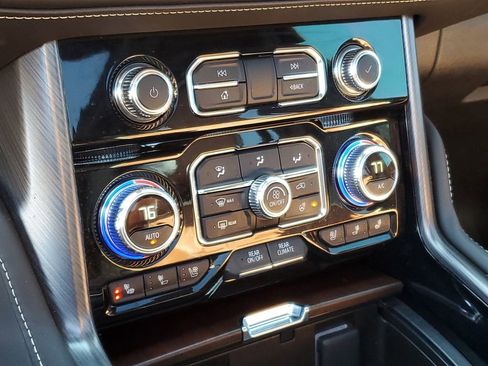 Certified 2024 GMC Yukon XL Denali Ultimate image 21