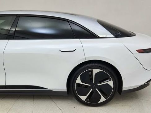 Used 2023 Lucid Air Touring image 10