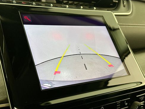 Used 2022 Jeep Grand Cherokee Limited image 13