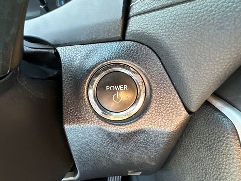 Used 2025 Toyota RAV4 XLE AWD/4WD image 40