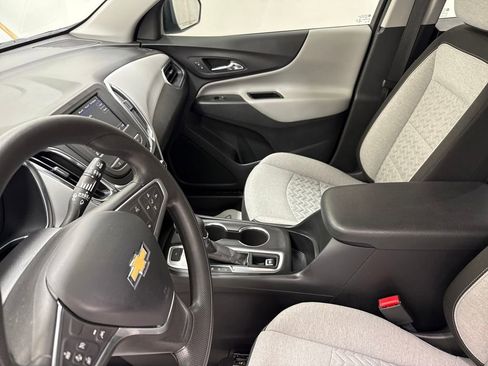 Used 2022 Chevrolet Equinox LS image 15