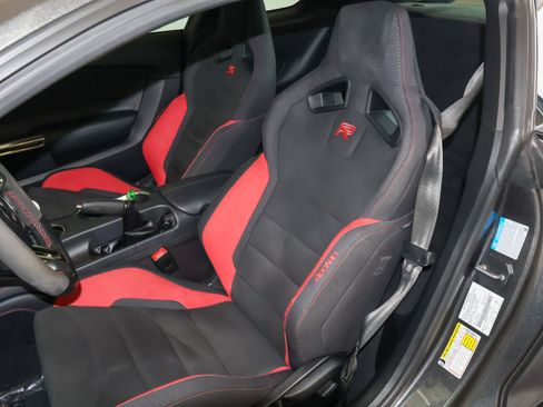 Used 2019 Ford Mustang Shelby GT350R w/ GT350R Equipment Group 920A RWD image 12