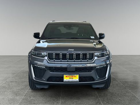 New 2026 Jeep Grand Cherokee Limited RWD image 8