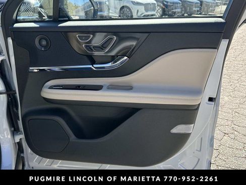 New 2026 Lincoln Corsair Reserve image 14