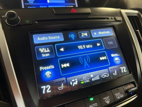 Used 2015 Acura TLX w/ Technology Package FWD image 30