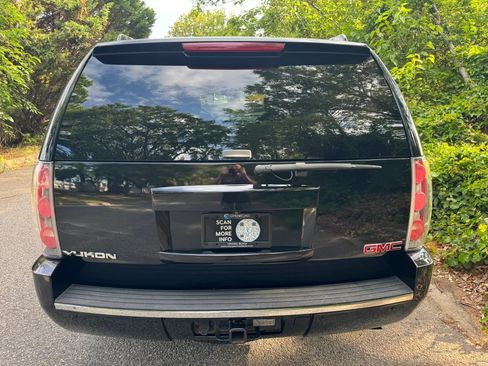 Used 2008 GMC Yukon Denali AWD/4WD image 11
