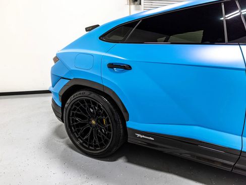 Used 2023 Lamborghini Urus Performante AWD/4WD image 32