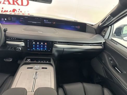 New 2025 Lincoln Navigator L Reserve w/ Jet Appearance Package image 12