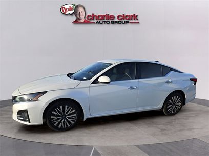Used 2023 Nissan Altima 2.5 SV w/ SV Premium Package