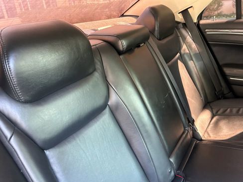 Used 2016 Chrysler 300 Limited RWD image 27