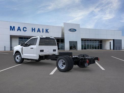 New 2025 Ford F350 XL w/ XL Chrome Package image 4