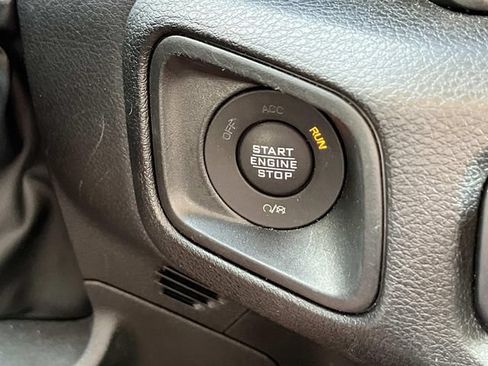 Used 2025 Jeep Wrangler Unlimited Sport AWD/4WD image 32