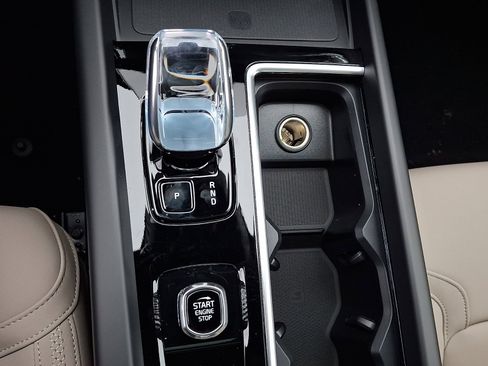 New 2026 Volvo XC60 T8 Plus w/ Protection Package Premier image 9