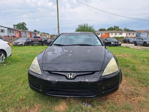 Used 2005 Honda Accord EX image 2