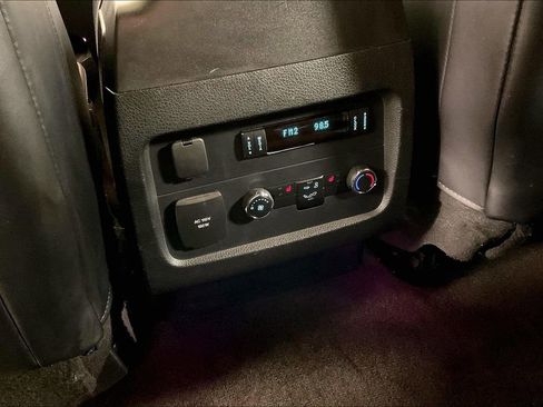 Used 2015 Ford Expedition EL Platinum image 26