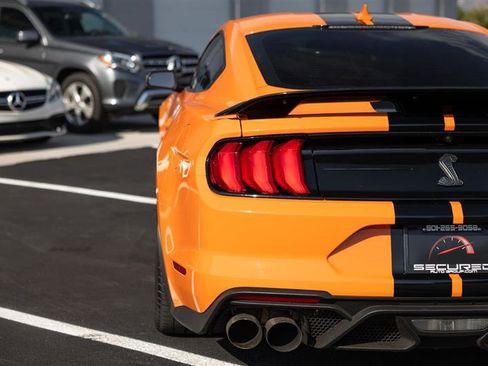 Used 2020 Ford Mustang Shelby GT500 w/ Technology Package image 15