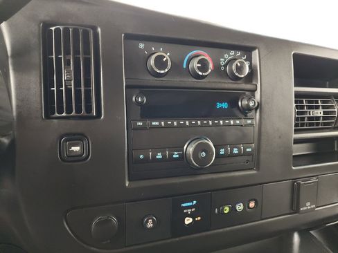 Used 2018 GMC Savana 3500 LT w/ LT Preferred Equipment Group image 26