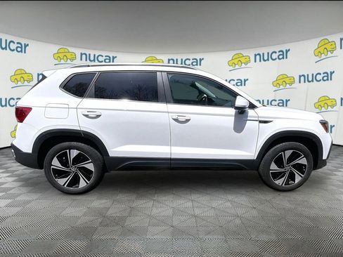 Used 2023 Volkswagen Taos SE w/ Panoramic Sunroof Package AWD/4WD image 8