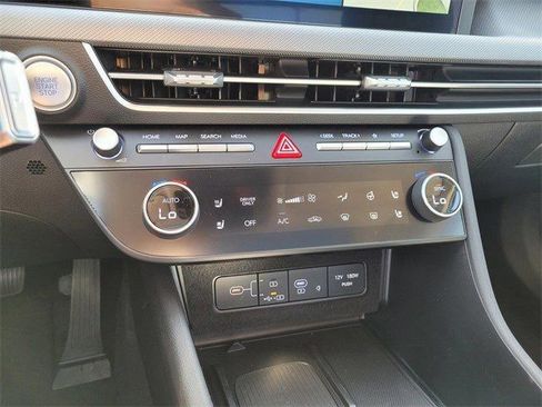 New 2025 Hyundai Sonata Limited image 10