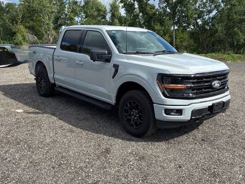 Used 2024 Ford F150 XLT w/ XLT Black Appearance Package AWD/4WD image 4