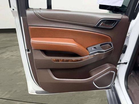 Used 2018 Chevrolet Suburban Premier AWD/4WD image 25